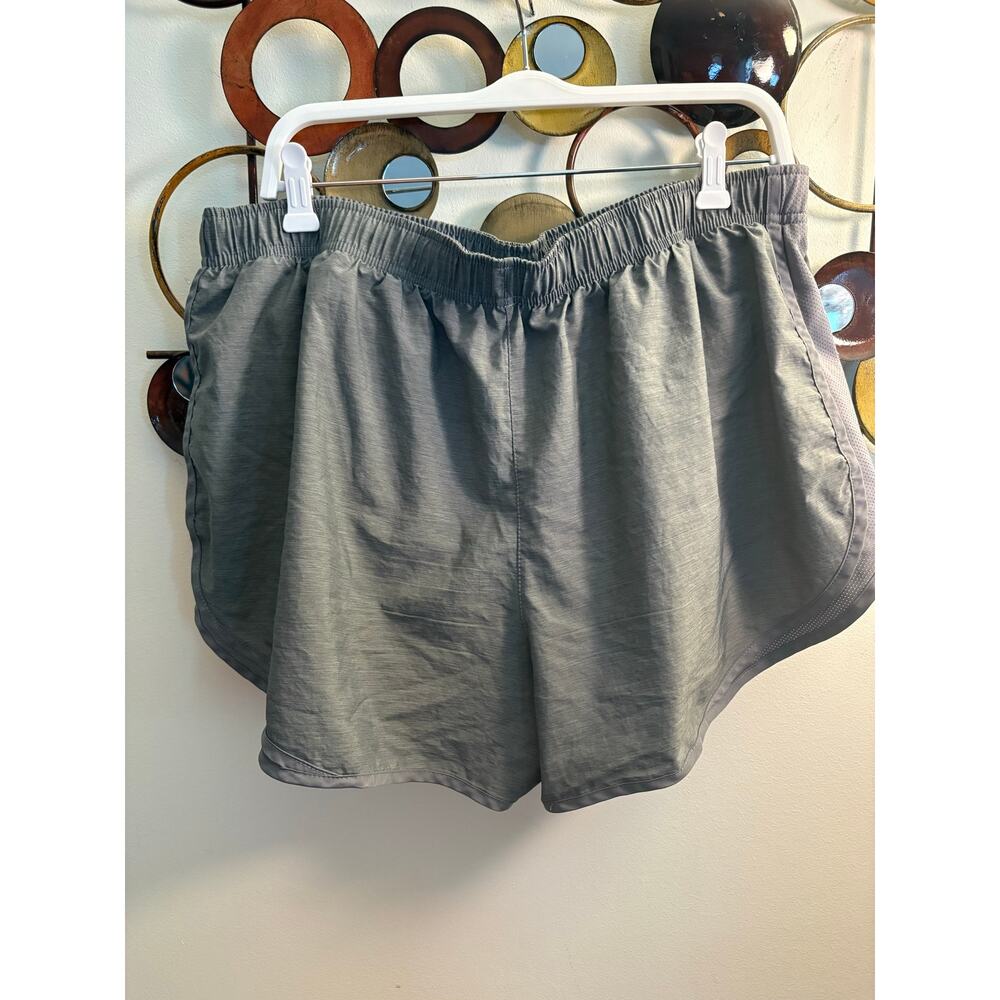 S25 Nike small brown camo designed athletic dri fit shorts